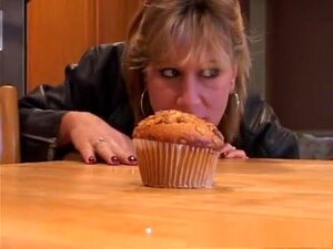 Geweldige pornoster in de heetste brunette, buitenporno film. Een blik