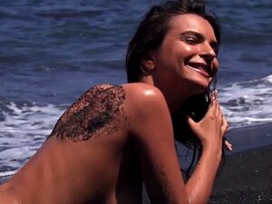 Emily Ratajkowski - GQ Strandfotoshooting