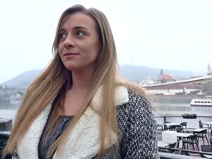 Erlebe, wie die deutsche Schönheit Josephine von einem attraktiven