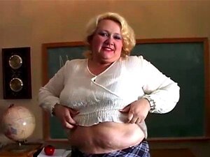 Prof de MILF ronde a une belle petite branlette