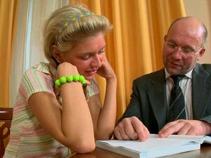 Sötnos får sin tajta fitta rejält knullad