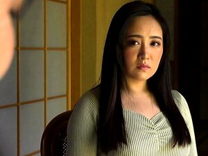 Süße Amateurin leckt lesbisch