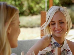 Erster interracial Dreier für Ash Hollywood und Kate England. Kate