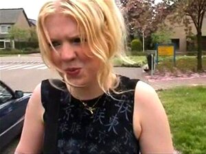 Upplev en het passion med Christina när hon utforskar sina vildaste