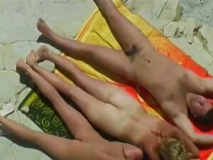 откривена Брутална замена жена на