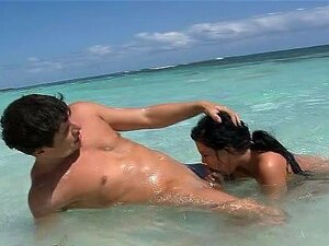 Geiler Sex am Strand mit einer heißen Braut