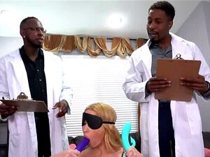 Chloe Cherry Stays überlebt Analsex und DP mit einem großen