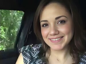  aufgedeckter Epischer Auto-blowjob und schlucken aufgedeckter