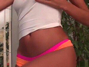 Verrückte Pornodarstellerin Jasmine Rouge in einem geilen Facial,