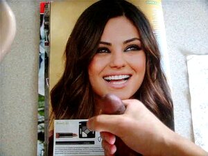 Mila Kunis danak