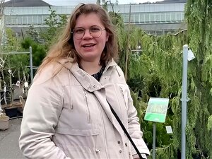 MyDirtyHobby-rondborstige amateur krijgt een facial van een