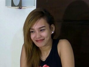 Prenota nella stanza d'albergo di questa piccola bellezza Filipina