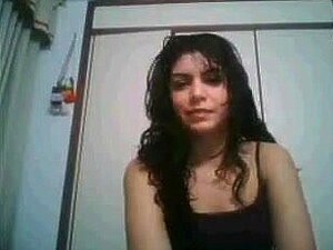 Cecilia chattet und masturbiert in Yahoo MSN