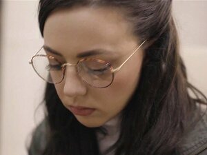 Die unterwürfige Süße Whitney freut sich auf eine bessere Zukunft,