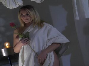 Adrenalized Blond läckerheter att få en fantastisk säng sex från