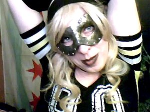 Cheerleader Fun Teil 1 (Crossdresser Cam Show von VikkiCD16)