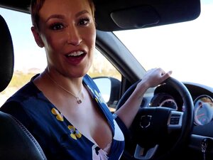 Großtittige MILF Ryan Keely begleicht ihre Schulden mit saftiger