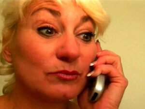 Oma mit großen Liebesmelonen bekommt eine Gesichtsbesamung