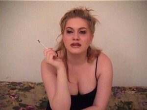 Raucher-Mollige wird gefickt