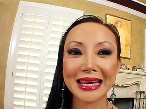 Asiatische MILF-Attacke - Szene 2