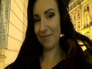 Kaunis Eurobabe Jess Silvermoon pillua perseestä käteisellä