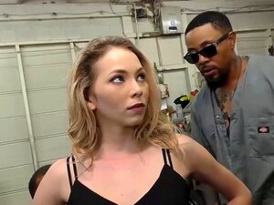 Angel Smalls wird von BBCs durchgefickt. Angel Smalls wird von vielen