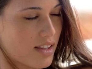 Echte erotische Kunst mit Brünette