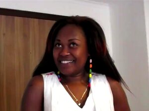 Iso perseinen afrikkalainen huora casting-puhelussa