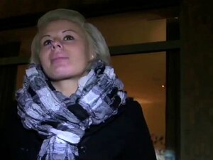 HornyAgent-kumppanit pornossa huijaavat blondin panemaan