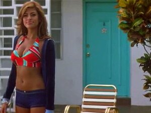 Eva Mendes - Im Bikini & Hotpants. Eva Mendes
