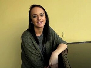 Betrügende süße Ehefrau Kylie Martin wird in der POV-Perspektive