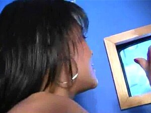Sexig Ebony djupthroatar Gloryhole Dick 20