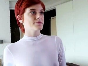 Schlampige Rothaarige hat sich selbst einen wilden, selbstgemachten