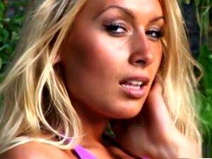 Unglaubliche Pornodarstellerin Nan Kathrine in dem heißesten