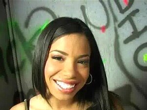 Gloryhole kuksugning - Interracial Blowjob Video 16