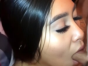 Schöne asiatische freundin asiatischer Blowjob Freundin blasen