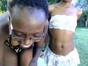 Ebony Girls strippen für die Kamera