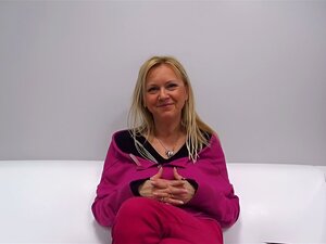 Tschechisches Casting - Ältere blonde Tschechin, Kleines Casting -
