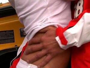 slordige pijpbeurt en neuken op de racebaan