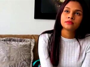 U ovom prilagođenom videu, ležim u svom krevetu za čisto seksualno