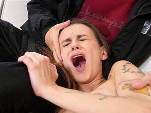 HUNT4K. Fremder bietet frischem Paar Geld für verrückten Sex mit ihm