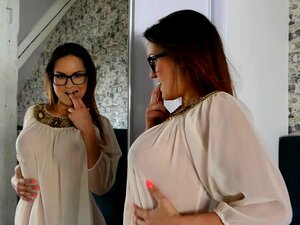 Unglaubliche nasse Muschi der Schlampe pulsiert weit offen für einen