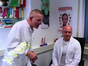 Natalie Hot hat einn besonderen Wunsch für unsere Klinik. Sie kam