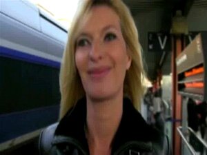 Јебе плавушу милф у гаражи