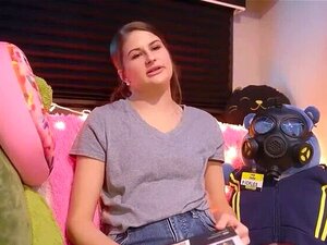 Stiefbruder hilft Stiefschwester Liddy Tyler, einen Porno für ihren