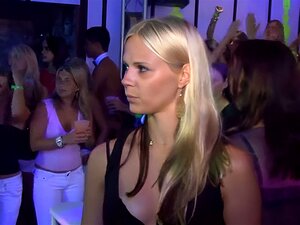 Wilder Fick im ganzen Nachtclub. Wilder Fick im gesamten Nachtclub,