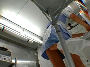 Geknebelte und begrenzte Bestrafung. Geknebelte, gefesselte Schönheit