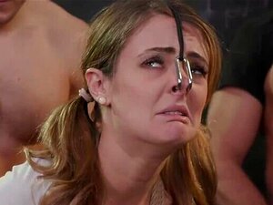 Liten student bunden gangbang knullad