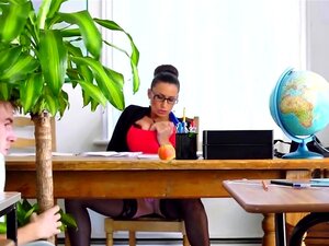 Brazzers - Kuuma Milf opettaja Jane saa munaa
