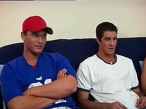 Sötnosen fångad när hon hade bögsex med dockvideon Dustin följde